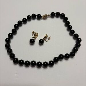Vintage 14k Gold Black Onyx Single Strand Necklace and Screw on Onyx Earrings